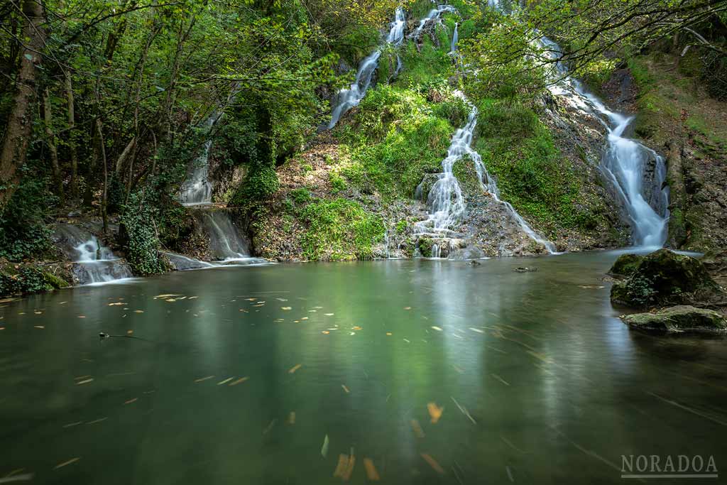 Cascada de las Herrerías en la Ruta del Agua de Berganzo